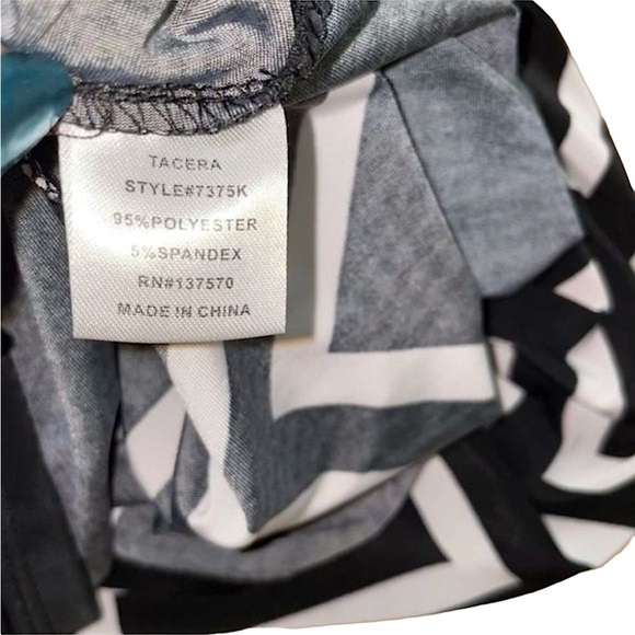 Tacera - Small black & white zig zag pattern dress - Picture 11 of 14